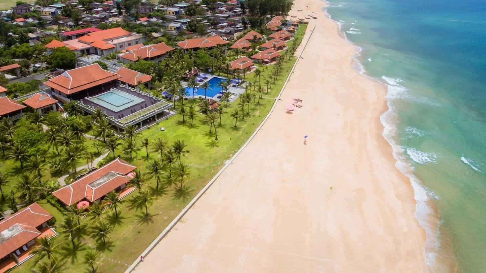 thumbnail Voucher nghỉ dưỡng đẳng cấp Lapochine Beach Resort tiêu chuẩn 5 sao 2N1Đ tại Thuận An, Thừa Thiên Huế