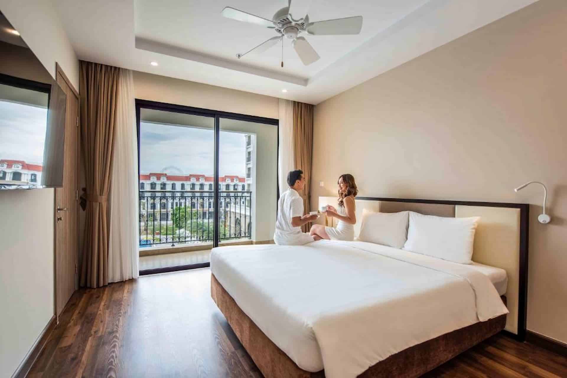 Tìm vé máy bay giá rẻ đi Hà Nội