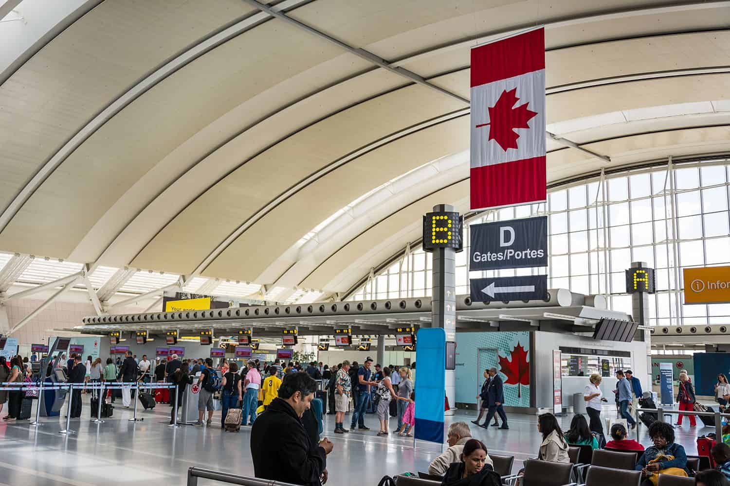 Sân bay Toronto - vé máy bay đi Canada