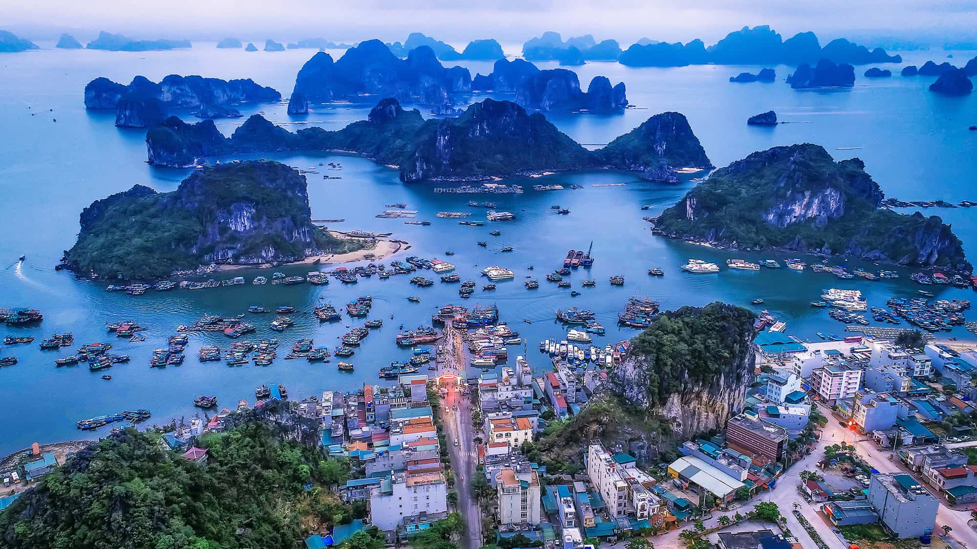 Mua vé máy bay đi Vân Đồn giá rẻ