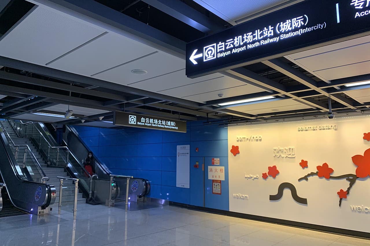 Di chuyển bằng metro từ sân bay v ề trung tâm Quảng Châu