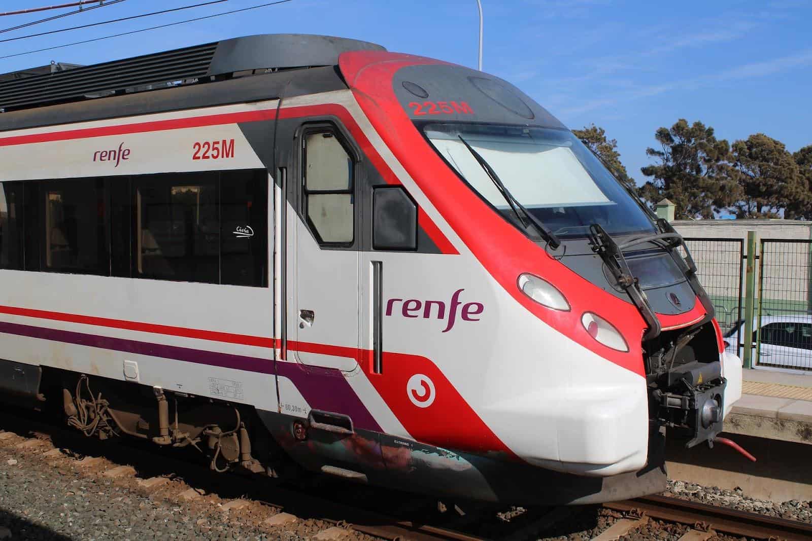 di chuyển từ sân bay về thành phố Madrid bằng tàu - vé máy bay đi Madrid