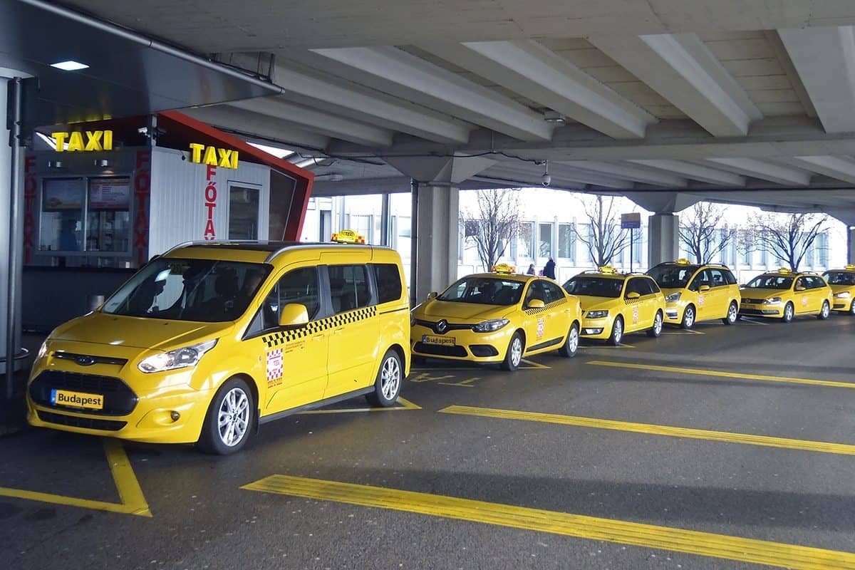Di chuyển từ sân bay về trung tâm Budapest bằng taxi