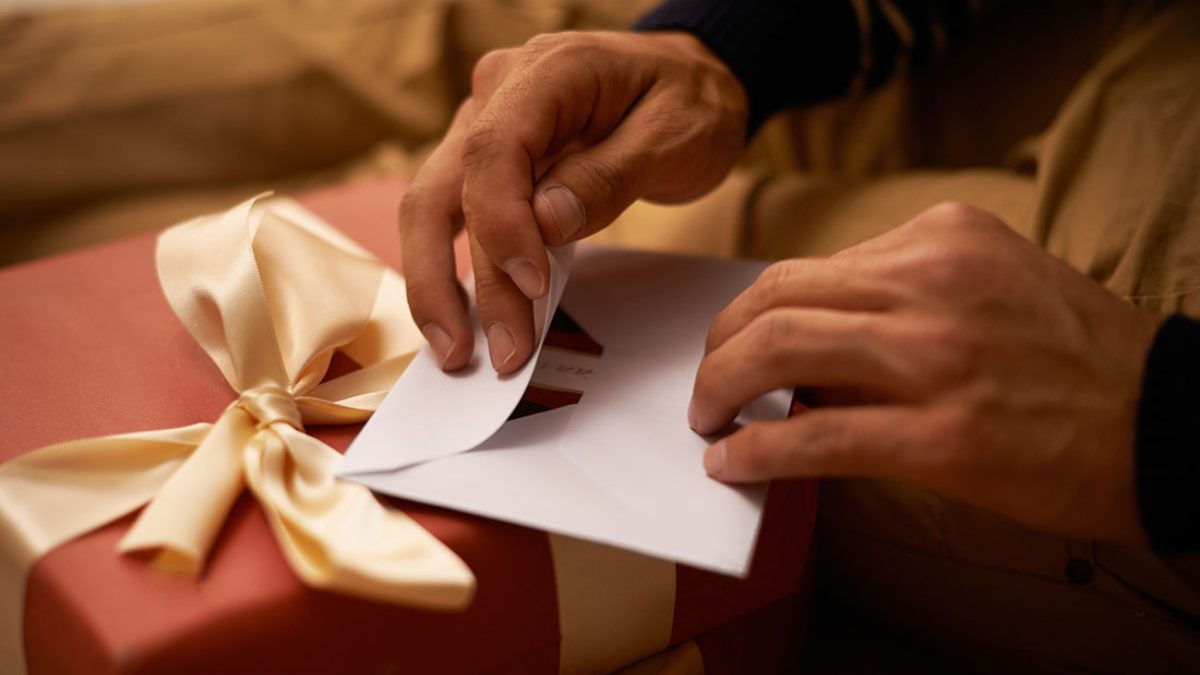 Gợi ý 5 món quà sinh nhật cho bố rẻ mà ý nghĩa nhất
