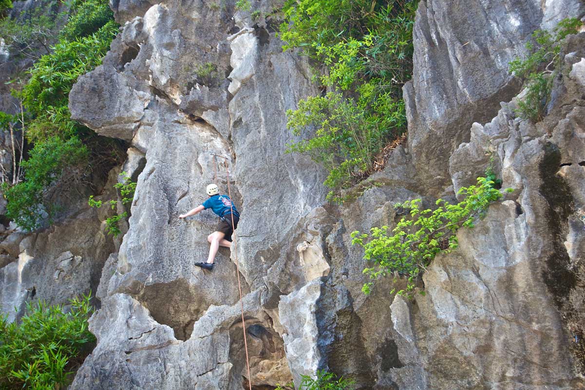 Tour leo núi Cát Bà 3N2D: Trải nghiệm leo…