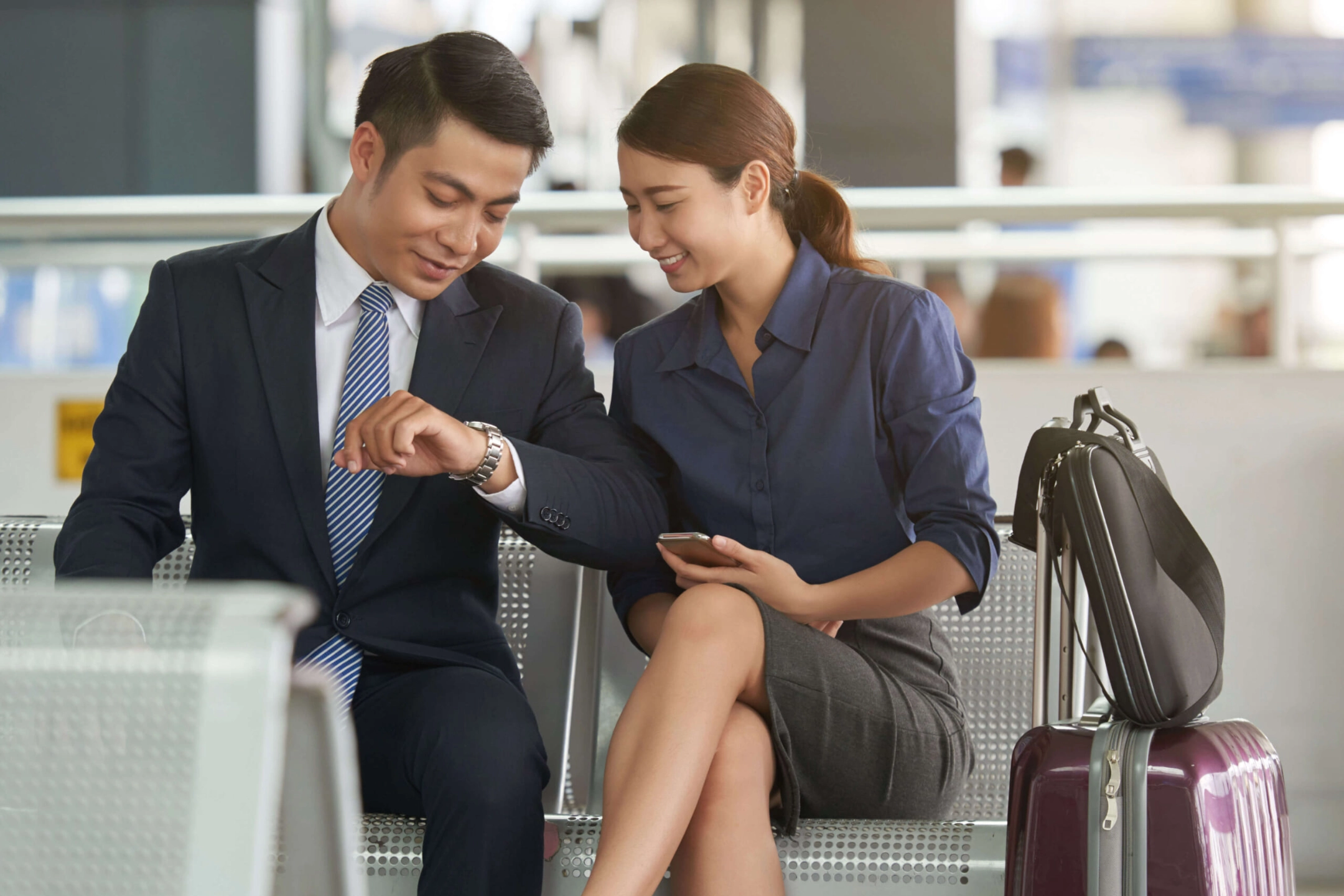 Doanh nhân, người thường xuyên đi công tác bận rộn thường xuyên sử dụng dịch vụ fast track sân bay