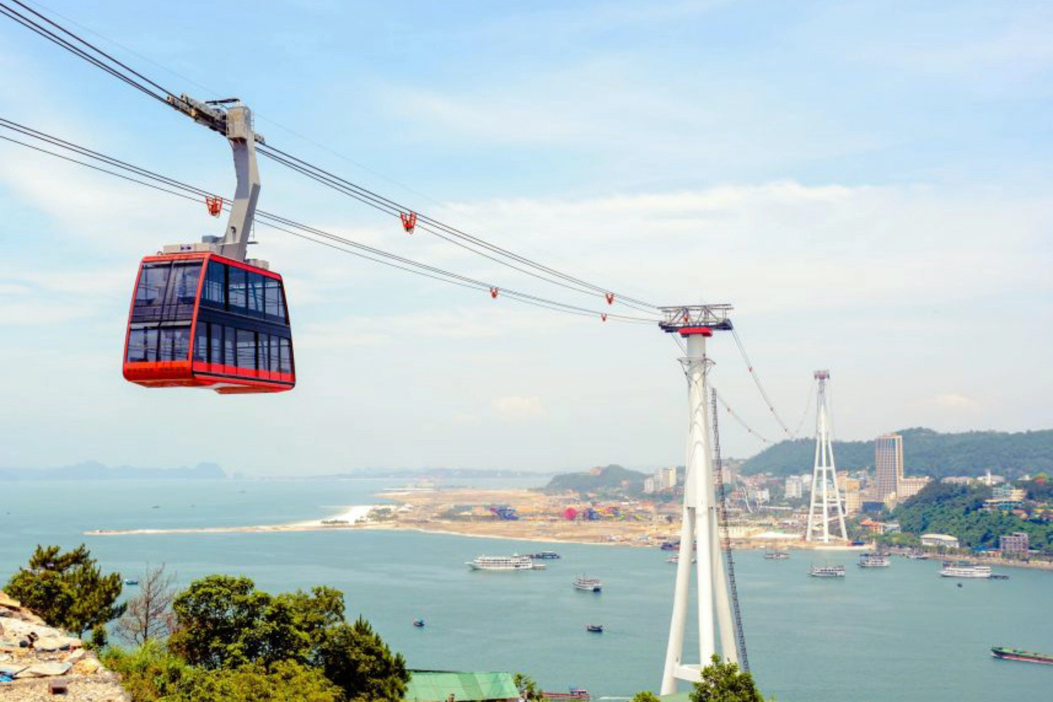 Kinh nghiệm đi cáp treo Nữ Hoàng Hạ Long