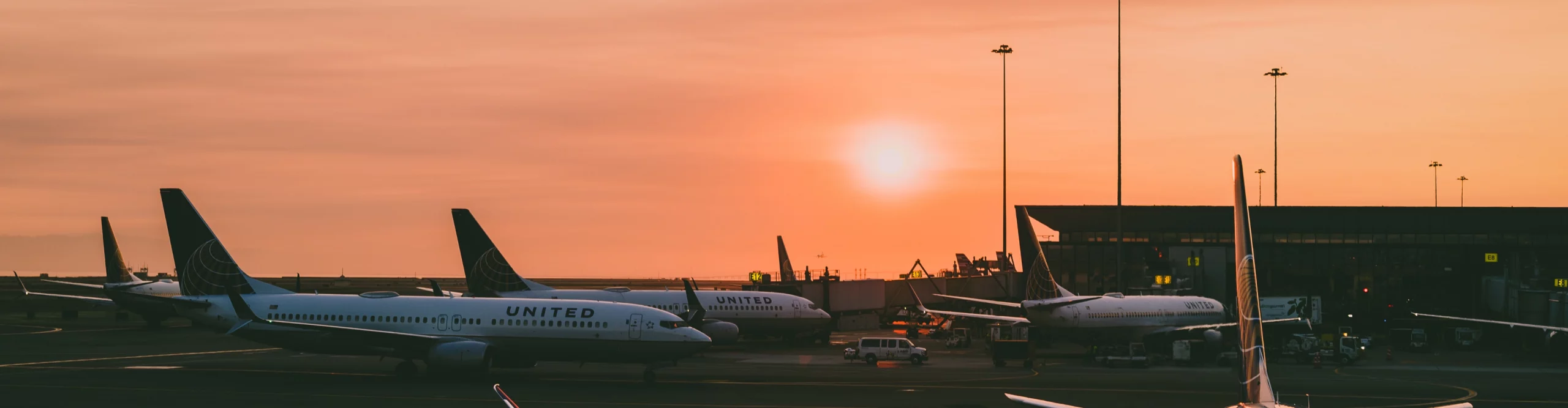 Dịch vụ Fast track sân bay Nội Bài | Ưu tiên làm thủ tục nhanh chỉ từ 5–10 phút