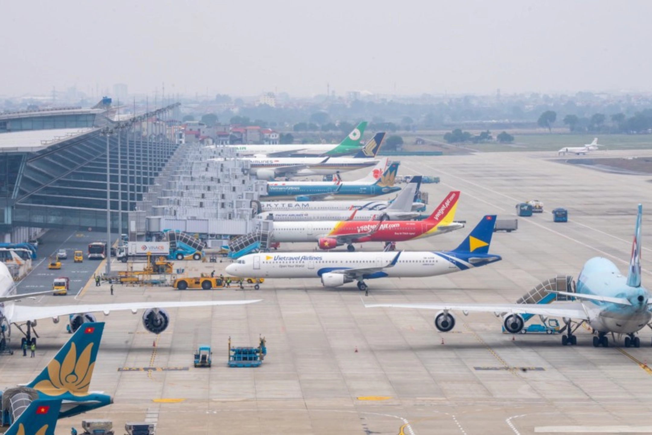 Thủ tục nhập cảnh tại Sân bay Nội Bài