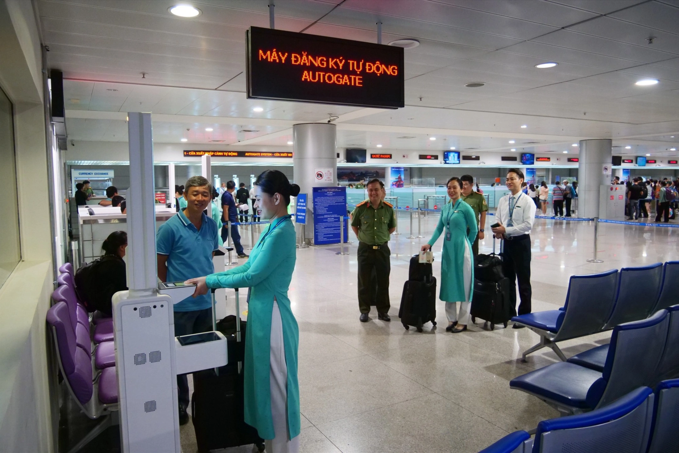 chi tiết thủ tục nhập cảnh tại sân bay Tân Sơn Nhất 