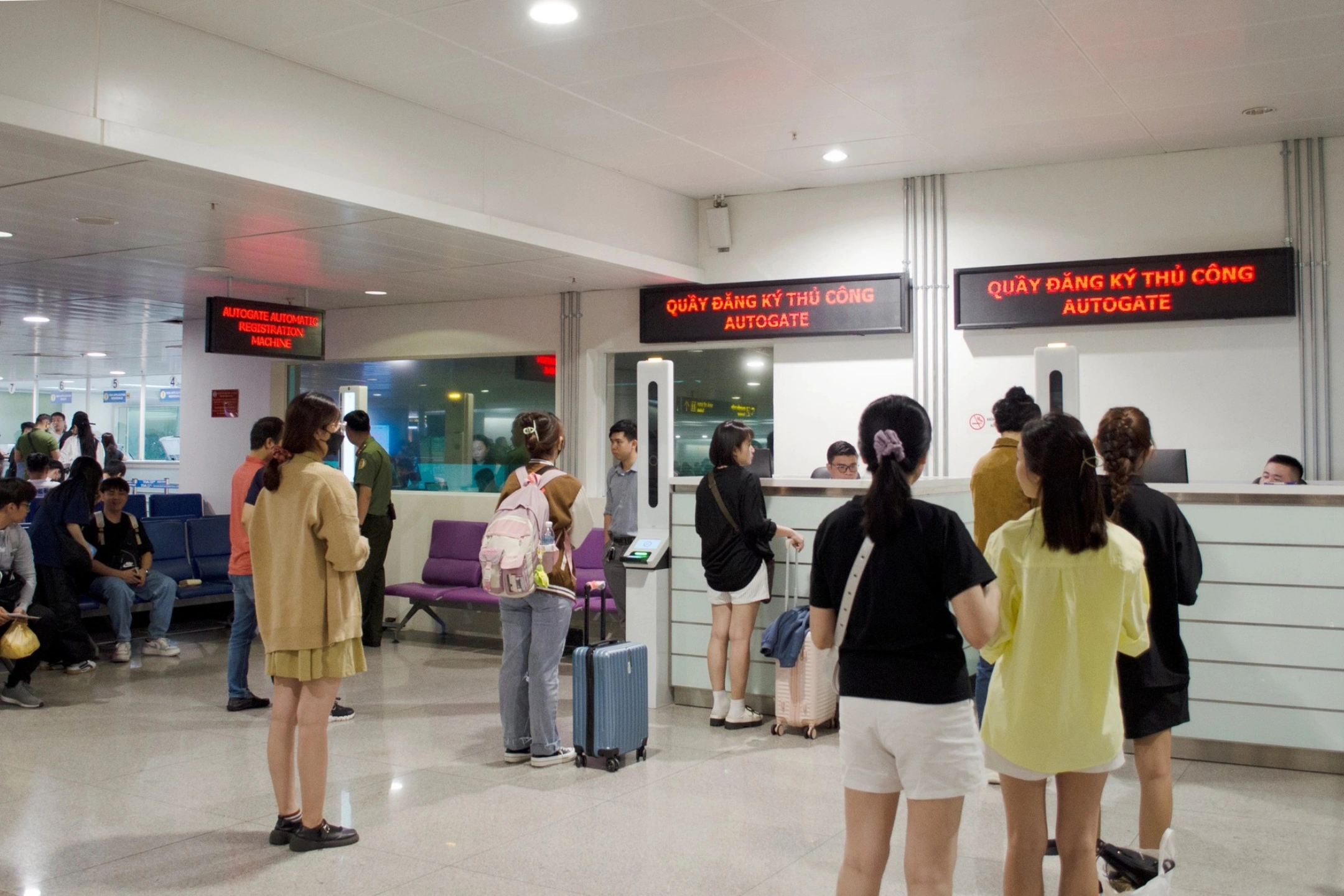 Thủ tục xuất cảnh tại sân bay Tân Sơn Nhất