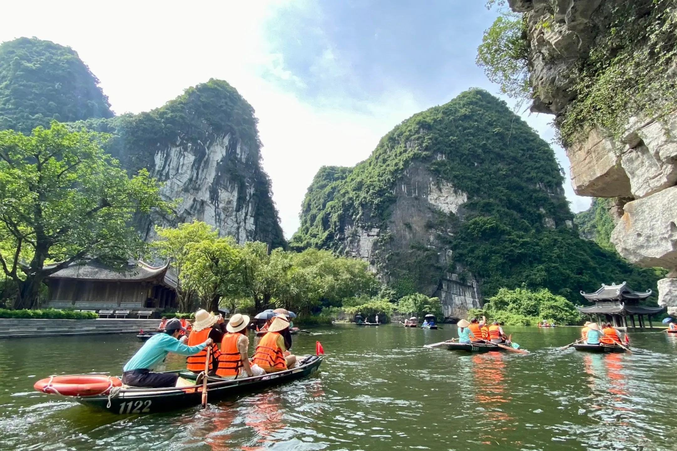 Tour du lịch Ninh Bình 1 ngày: Chùa Bái Đính - Tràng An - Hang Múa