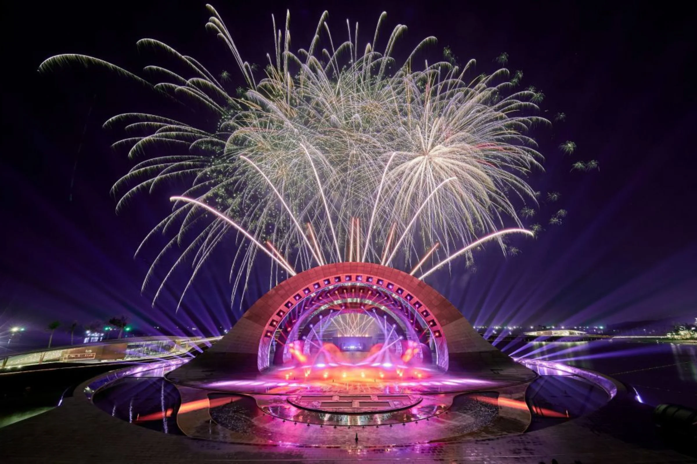 Show Nụ hôn biển cả tại Phú Quốc