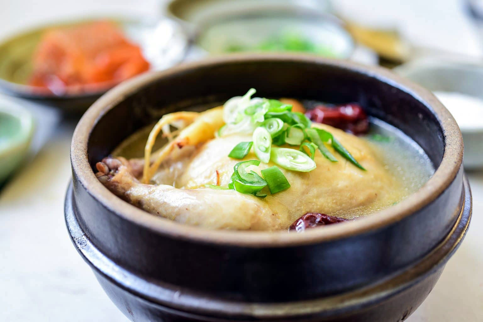 gà hầm sâm Hàn Quốc